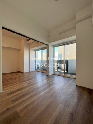 【洋室】 | BANIX北堀江 | リビング横の約5.9帖の洋室です♪WIC付き！