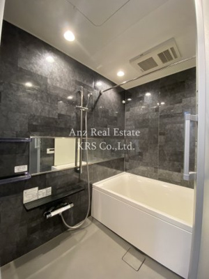 【浴室】 | BANIX北堀江 | 追い焚き付き！浴室乾燥機付きのゆったりとしたお風呂場です♪