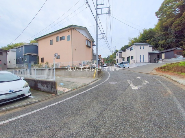 祝：成約済み　八王子市　大船町　中古戸建の前面道路含む現地写真|～仲介手数料無料☆八王子ひなた不動産～八王子市大船町　中古戸建て
