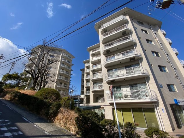 日車マンション平和が丘B棟の現況写真|スーパー・コンビニなど徒歩圏内にあり♪
リフォーム済マンション！