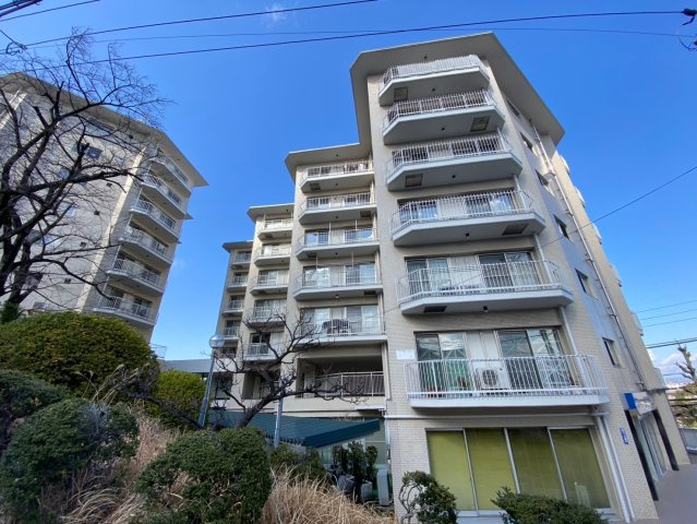 日車マンション平和が丘B棟の現況写真|スーパー・コンビニなど徒歩圏内にあり♪
リフォーム済マンション！