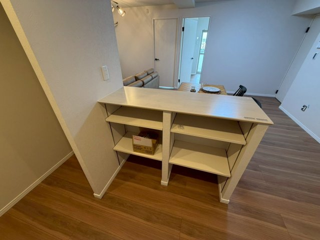 日車マンション平和が丘B棟の収納|見せる収納でお部屋を広く見せます！掃除もしやすいです！