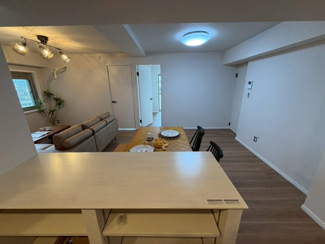 日車マンション平和が丘B棟のキッチン|壁付けタイプのキッチンはお部屋を広くお使いいただけます♪