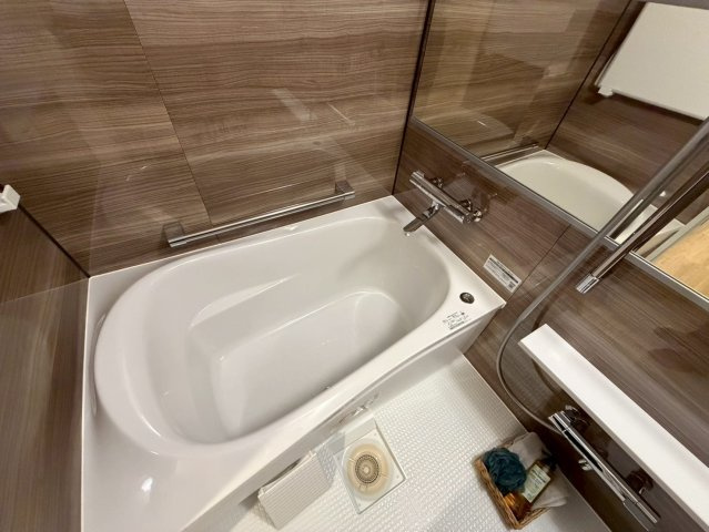 日車マンション平和が丘B棟の浴室|足を伸ばしてゆったりとくつろげるワイドサイズの浴室で1日の疲れも吹っ飛びます！