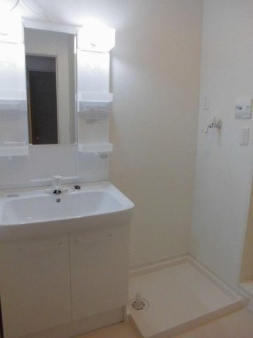 イースト　マージュ　Ｂの洗面所|広い洗面スペース