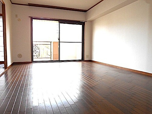 ライオンズマンション呉西中央の居間・リビング|リビング・ダイニング　※2023年3月撮影