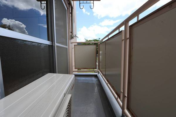 ビレッジハウス安古市4号棟のバルコニー|ビレッジハウスの同一物件・同一タイプの間取りの写真です