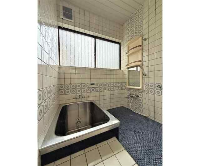 中区西竹之丸戸建貸家の浴室