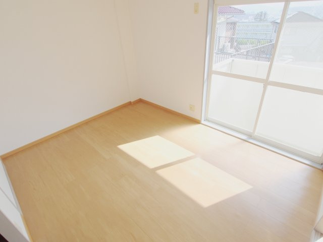 ジョイ梅田の洋室