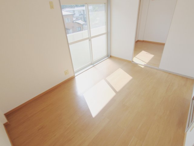 ジョイ梅田の洋室