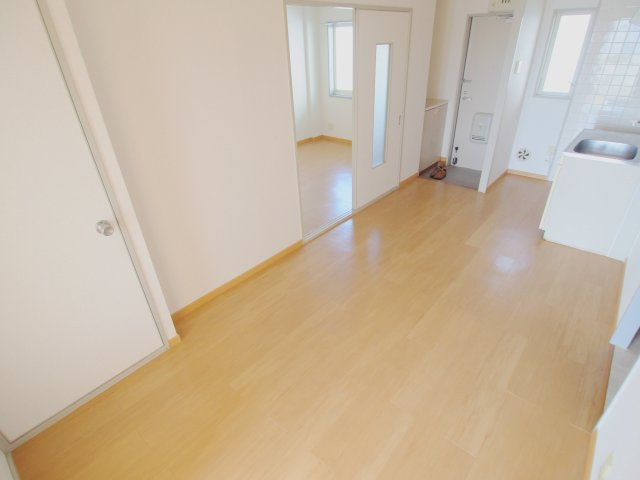 ジョイ梅田の居間・リビング