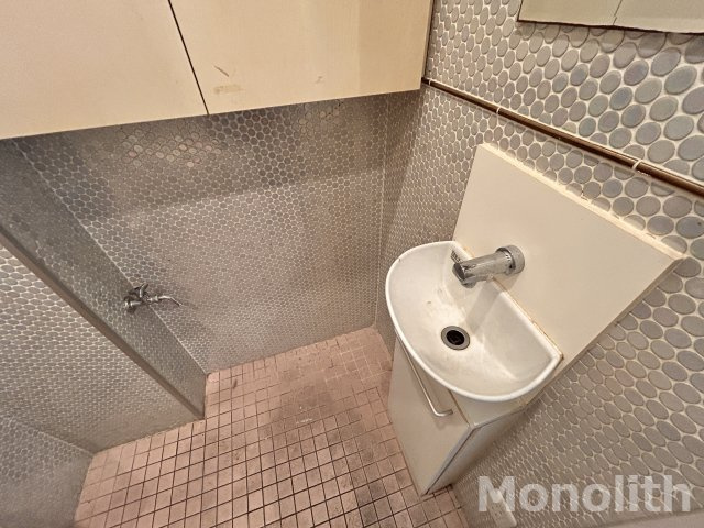 深井駅貸店舗の洗面所