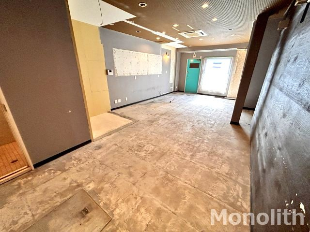 深井駅貸店舗の内装