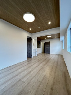 【その他】 | エスポワール堀川 | 広々としたLDKで家具のレイアウトも豊富です。