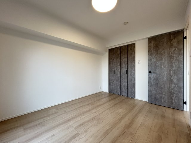 【洋室】 | エスポワール堀川 | 6.16帖の洋室です。家具を置いてもゆとりがあります。