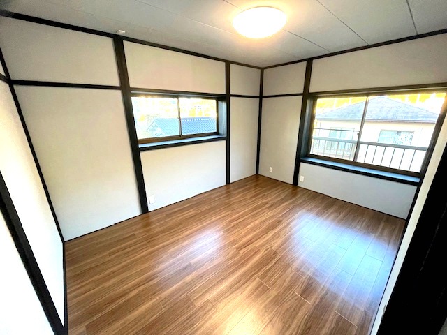 敦賀市泉ヶ丘町中古戸建の洋室