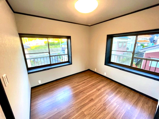 敦賀市泉ヶ丘町中古戸建の洋室