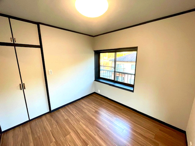 敦賀市泉ヶ丘町中古戸建の洋室