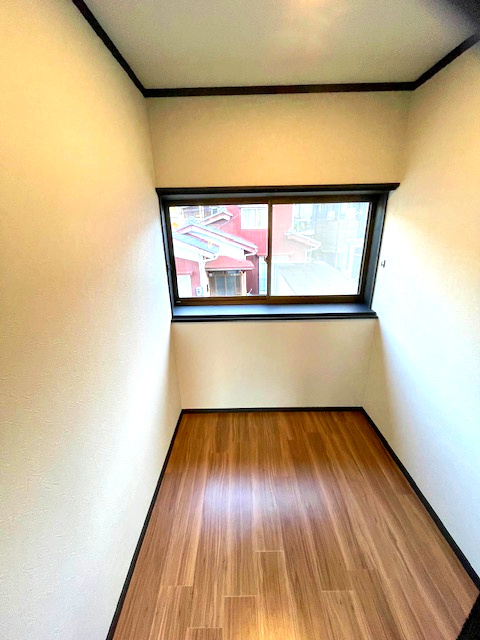 敦賀市泉ヶ丘町中古戸建の洋室