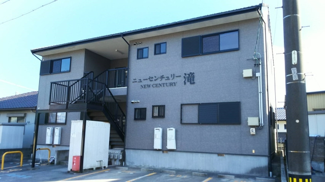 ニューセンチュリー滝の外観