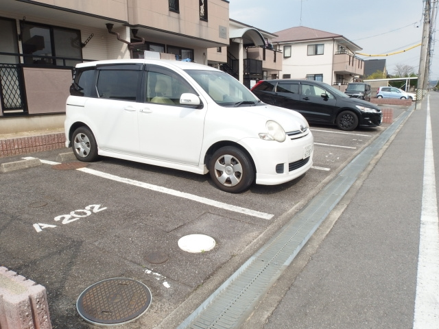 ファンタジー緑丘Ａの駐車場