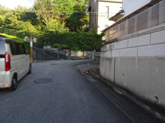【前面道路含む現地写真】 | 川西市鼓が滝2丁目　建築条件無土地