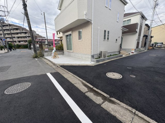 【前面道路含む現地写真】 | 川口柳根町　第3　全2棟 | 公道6ｍと私道4ｍの角です♪