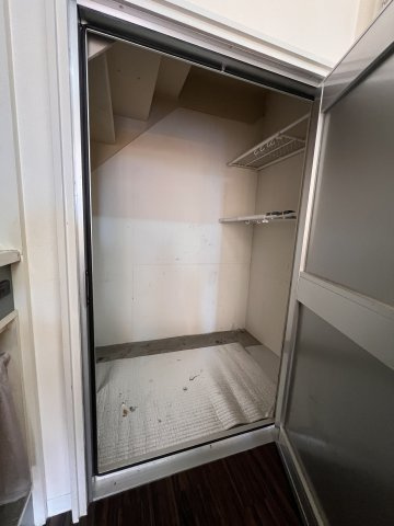 山下ハイツの玄関