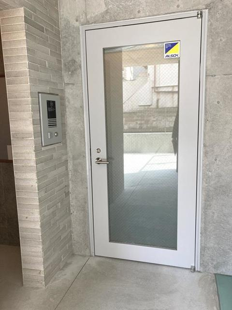 コージーコート四谷坂町のエントランス|清潔なエントランスです