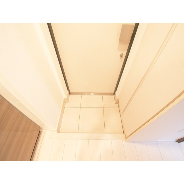 ルクレ上北沢ルネサンスコートの玄関|ゆったりとした玄関です