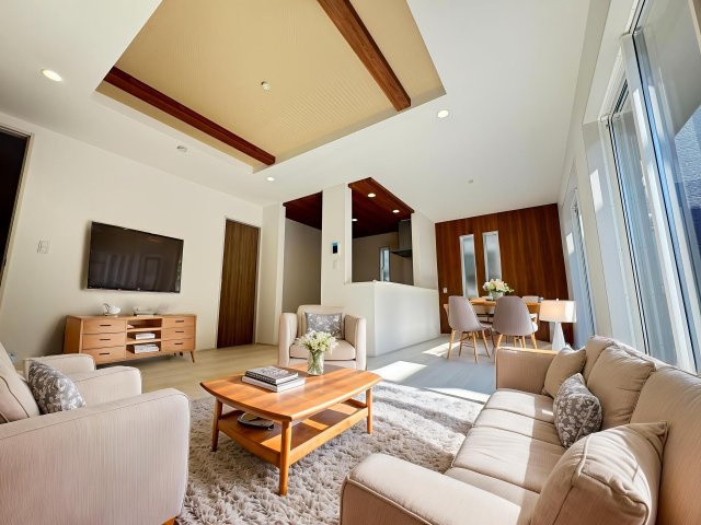 東村山市秋津町4丁目・全7棟　新築一戸建　4号棟の居間・リビング|LDK17.5帖（家具はCG画像での表示になります）