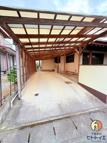 安武戸建の駐車場