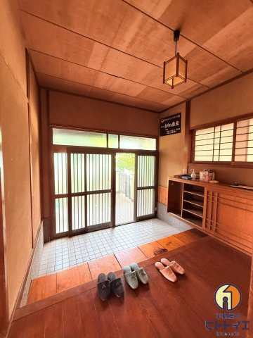 安武戸建の玄関