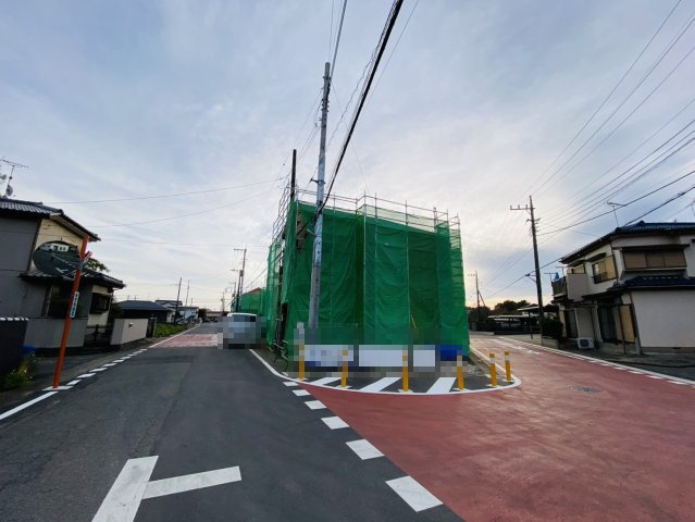 御料　新築戸建て　９号棟の前面道路含む現地写真