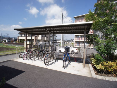 【その他共用部分】 | プランドールＳ A | 屋根付きの駐輪場があります♪