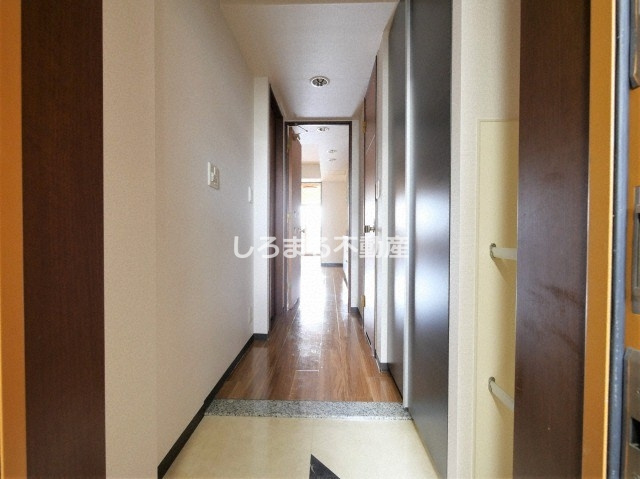 CITY SPIRE桜川Iの玄関