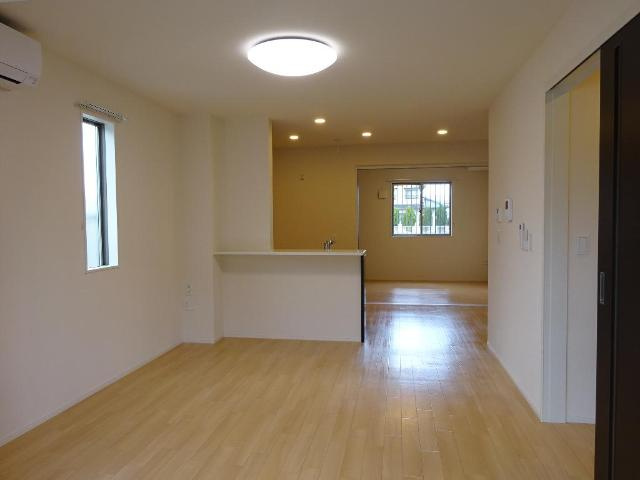 ユニヴァリィ　コンフォートの居間・リビング