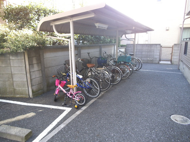 浮間パークサイドハイツのその他共用部分|屋根付きの駐輪場があります！