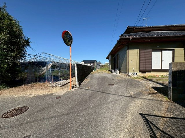 福岡市西区今宿青木　中古一戸建ての駐車場