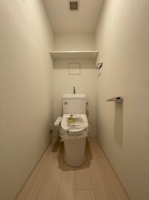 【トイレ】 | Creer RiviereⅢ | ※同物件別部屋写真