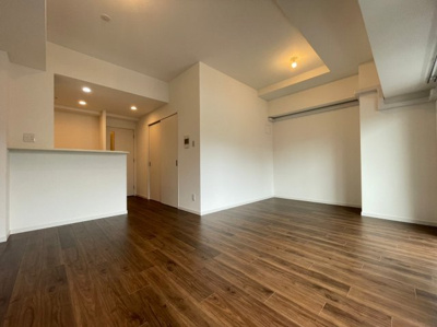 【居間・リビング】 | Creer RiviereⅢ | ※同物件別部屋写真