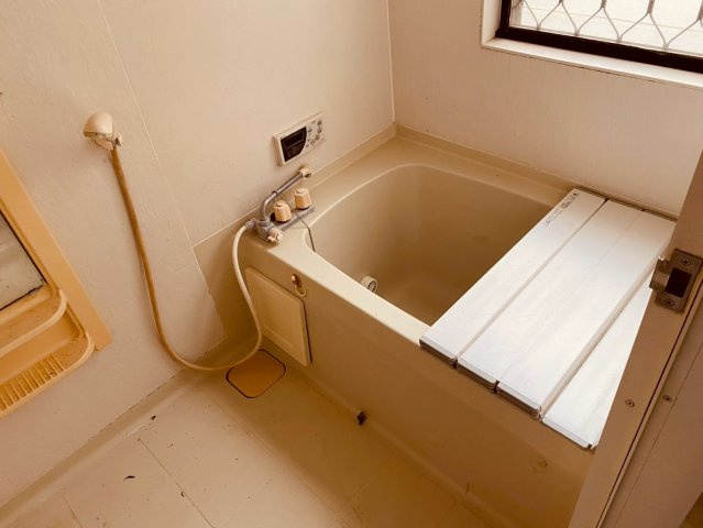 八街市八街ほ　中古戸建の浴室