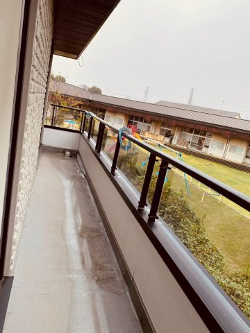 八街市八街ほ　中古戸建のバルコニー