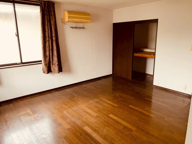 八街市八街ほ　中古戸建の洋室