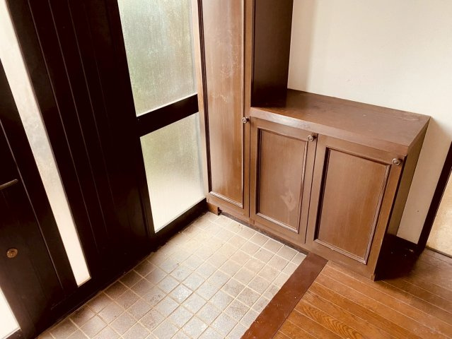 八街市八街ほ　中古戸建の玄関