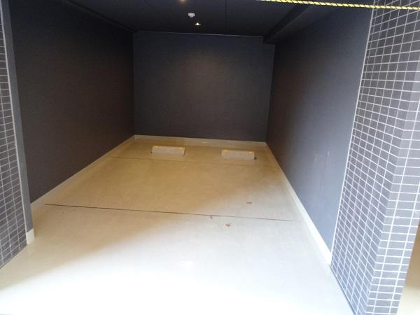 LUMEED横浜阪東橋の駐車場