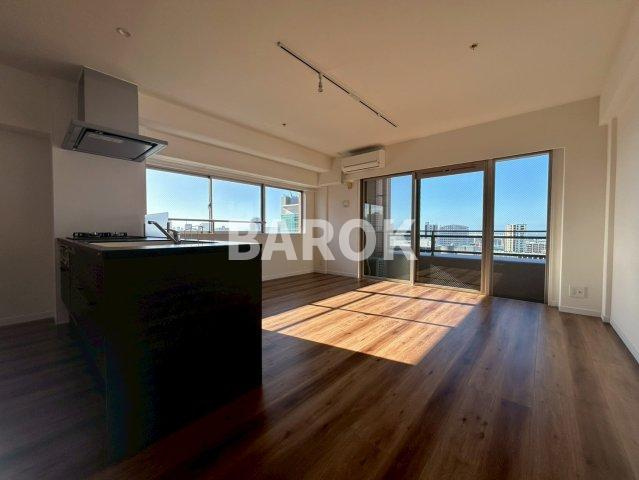 ディー・ウイングタワーの居間・リビング