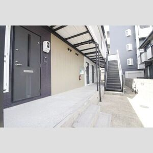 ソレイユ春日井の玄関