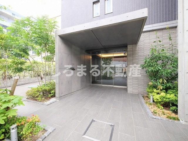 エス・キュート梅田東のエントランス