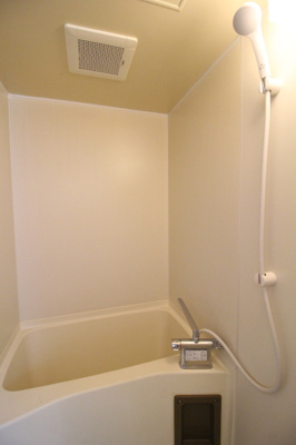 【浴室】 | ロイヤルセンチュリーマンション | 別号室の写真です